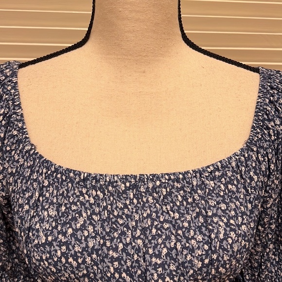 68. En Crème The Maggie Dress in Blue - Picture 11 of 17